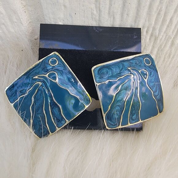Vintage enameled blue and silver clip on earrings - Picture 2 of 3